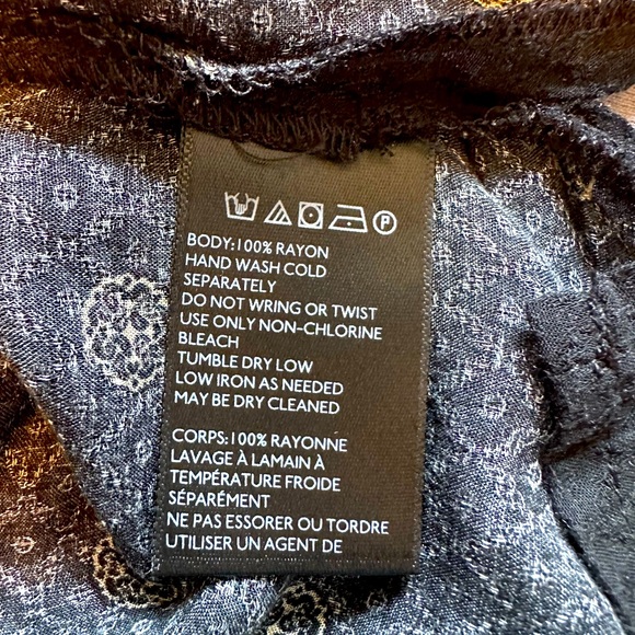 URBAN OUTFITTERS LONG SLEEVE BLACK TOP. SIZE SMALL. - Picture 7 of 7